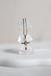 Kreuzkette mit buntem Zirkoniastein, vergoldet