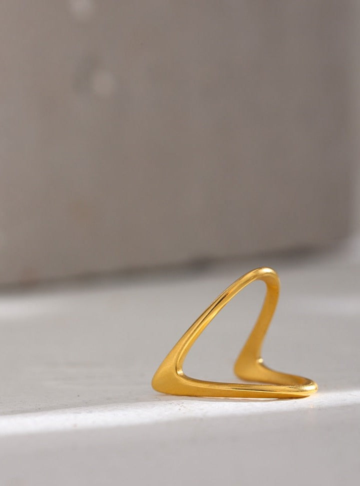 Eleganter V-Ring, vergoldet