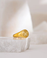 Vergoldeter Ring mit Schmetterling gravur
